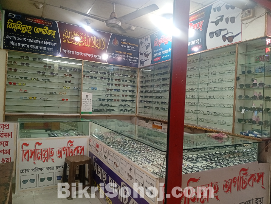 চশমার দোকানের ডেকোরেশন